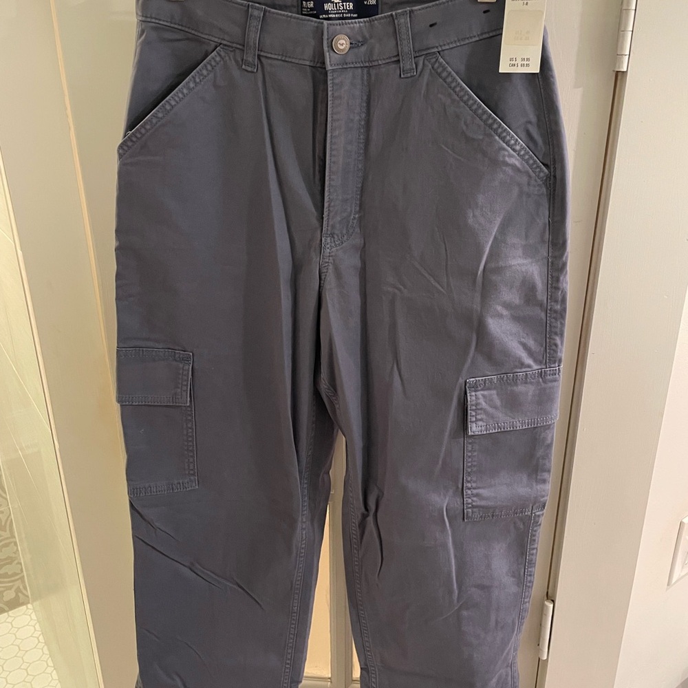 Hollister women’s Dark Gray Cargo Pants - Utility Style NWT
